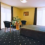 Capitolina Chic Hotel