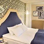 Capitolina Chic فندق 3*