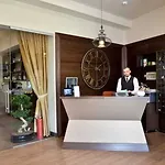 Capitolina Chic Hotel