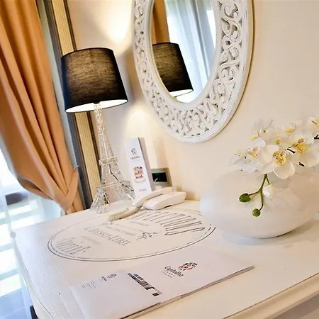 Hotel Capitolina Chic