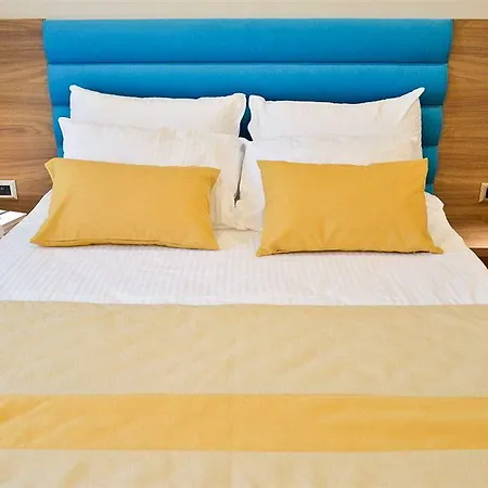 Capitolina Chic Hotel