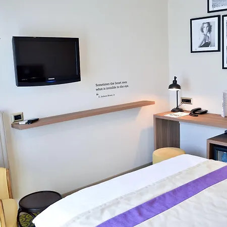 Capitolina Chic Otel 3*