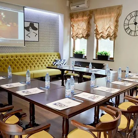 Hotel Capitolina Chic 3*