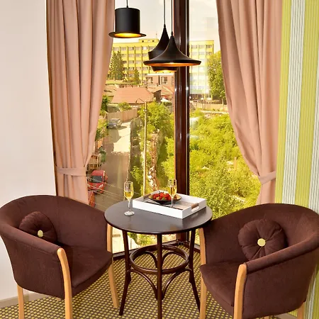 Hotel Capitolina Chic 3*