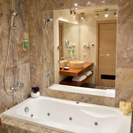 Hotel Capitolina Chic 3*