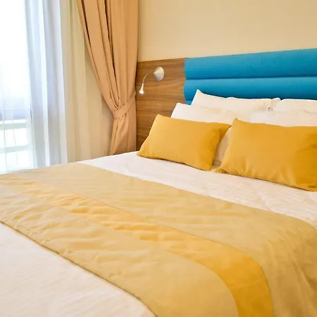 Hotel Capitolina Chic 3*