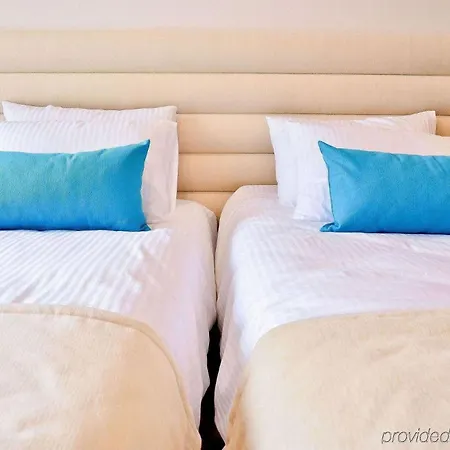 Hotel Capitolina Chic 3*