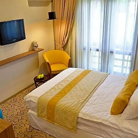 Capitolina Chic Hotel