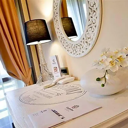 Hotel Capitolina Chic