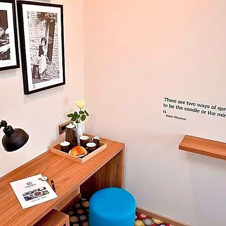 Capitolina Chic Hotel