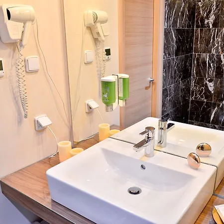 Hotel Capitolina Chic 3*