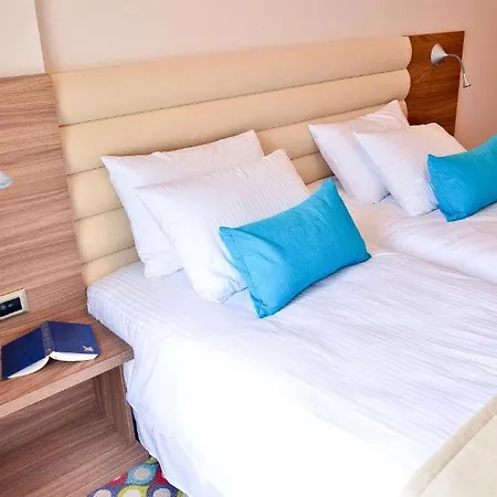 Hotel Capitolina Chic 3*