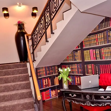 Hotel Capitolina Chic