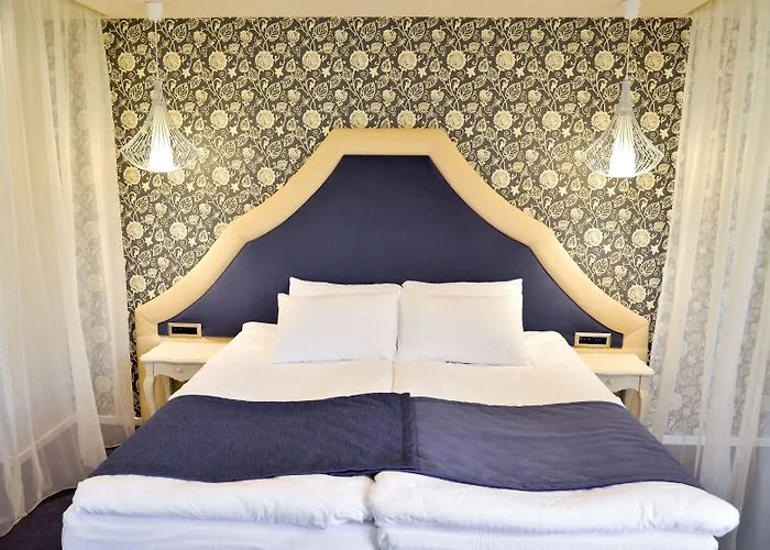 Capitolina Chic Hotel 3*